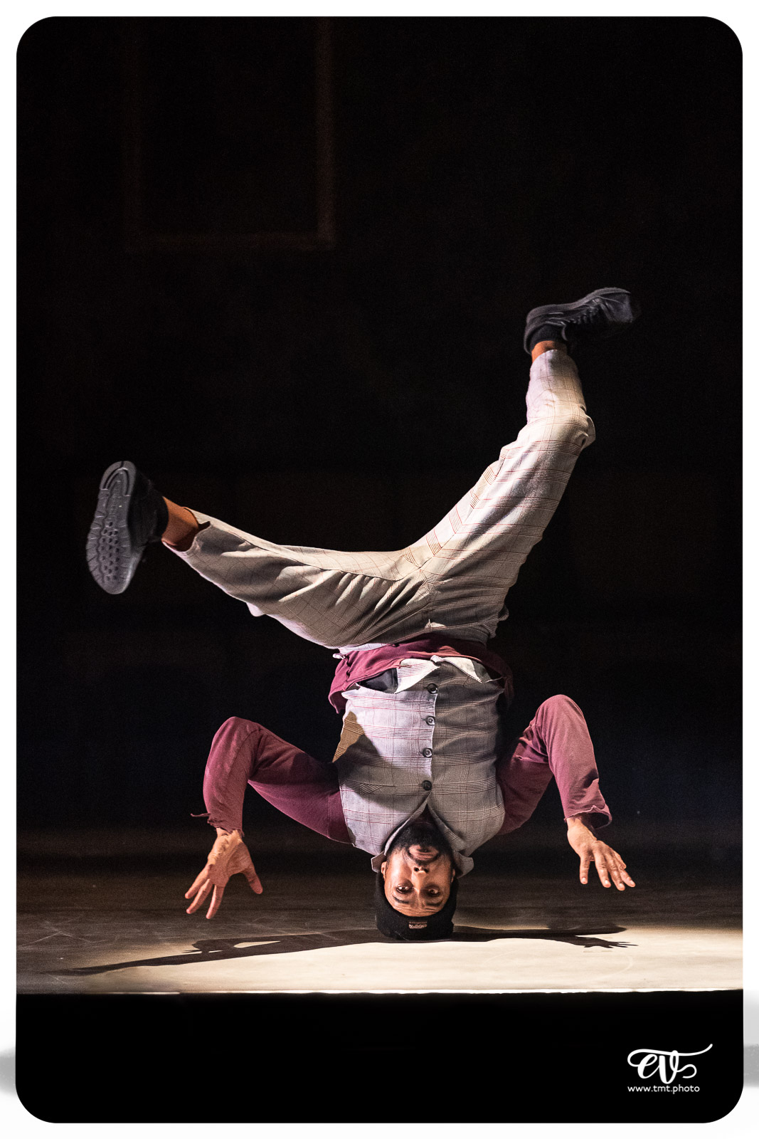 SUR LE FIL (CIE PYRAMID)